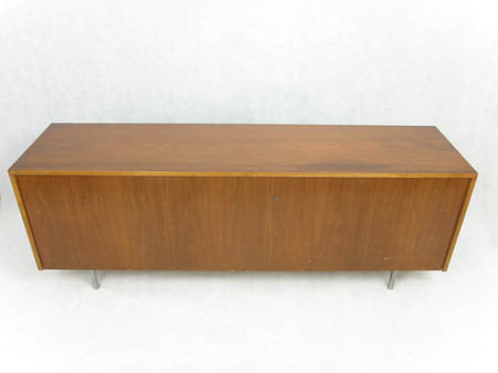 Knoll_sideboard_3