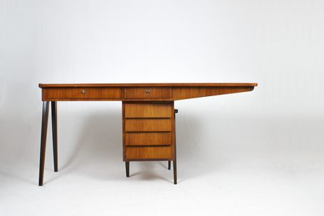 4_carved_desk_front_rid